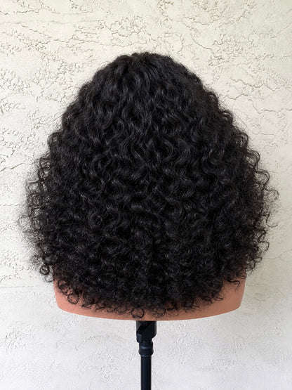 Deep Wave Human Hair Lace Front Wig with Pre-Plucked Line, Unprocessed Hair, Anti-Slip Clips, Natural Growth Design.